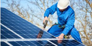 Installation Maintenance Panneaux Solaires Photovoltaïques à Dange-Saint-Romain